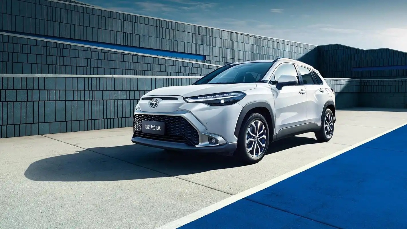 19万一路降至7万，丰田SUV“杀红眼了”，油耗一公里只要5毛