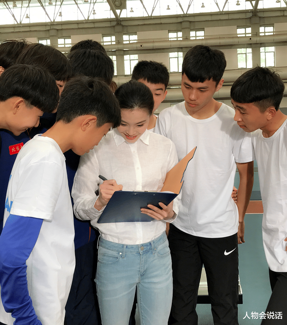 他又不是霍启刚,咋也红透跳水圈?网友:拜托,他太太可是吴敏霞