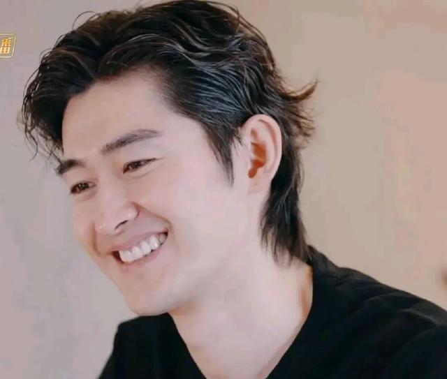 张翰|张翰再次录制《花儿与少年》，网友直言沧桑了