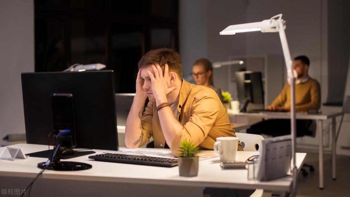 00后整顿的是职场吗？不！他们可能只是在挽回自己生而为人的尊严