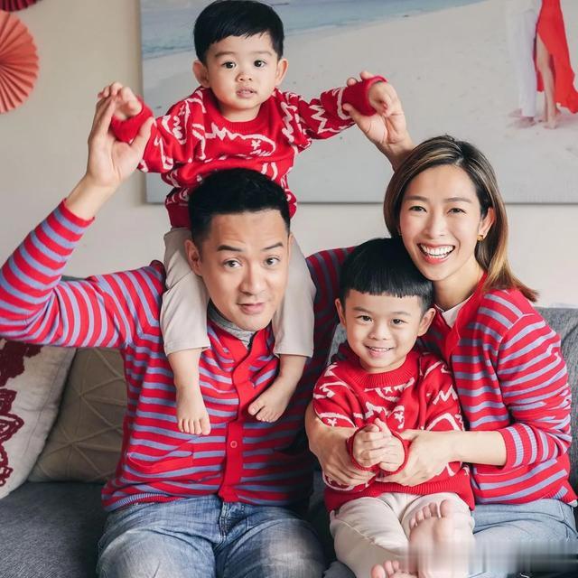 前TVB帅哥陈智燊与宋熙年大阪庆情人节!两鬓斑白展现熟男魅力