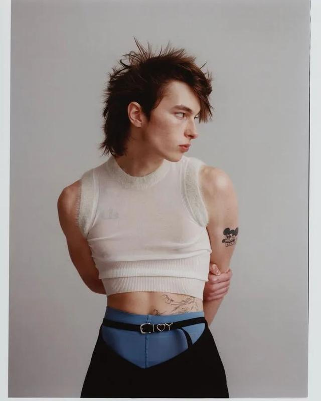 187cmYSL贵公子一夜爆火！网友：老公太多，都不知道先爱哪个