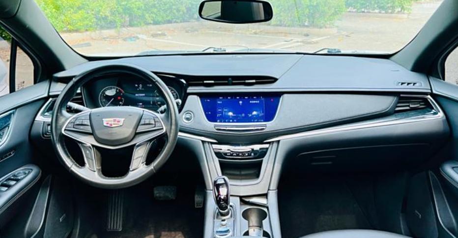 凯迪拉克真良心，豪华中型SUV，搭2.0T轻混，35.27万降到24万出头