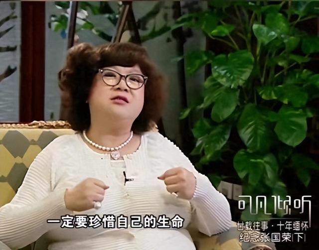 揭秘沈殿霞当年去世真相，死前手脚器官腐烂，家人拔喉解脱她