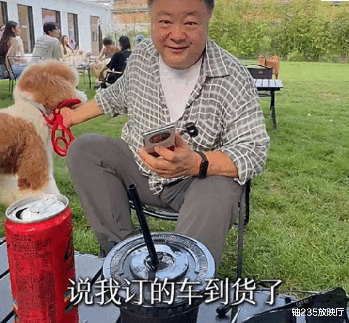 一条视频,暴露了洪剑涛的“真实财力”:一般老百姓连想都不敢想