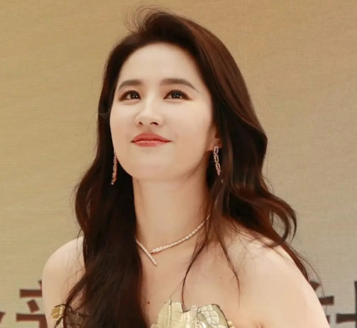 一双眼睛“毁”了一张脸，《庆余年》中的五竹一露面，就知道眼睛有多拖垮颜值