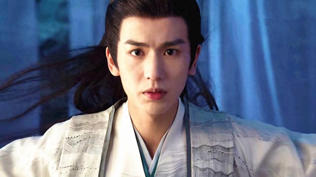 一年播七部剧毫无水花,果真成了下一个“润玉”