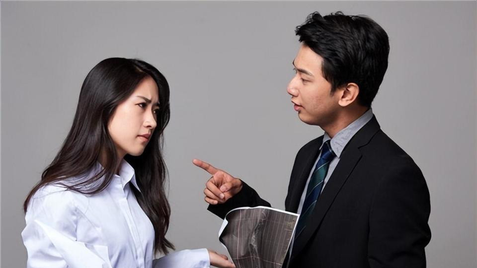 当同事不配合你工作时，不要直接跟领导说：某某同事不配合我工作，而应该这么做