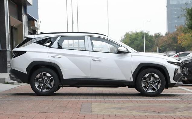 12.68万起,现代途胜对比本田CR-V,一个配置高,一个更保值