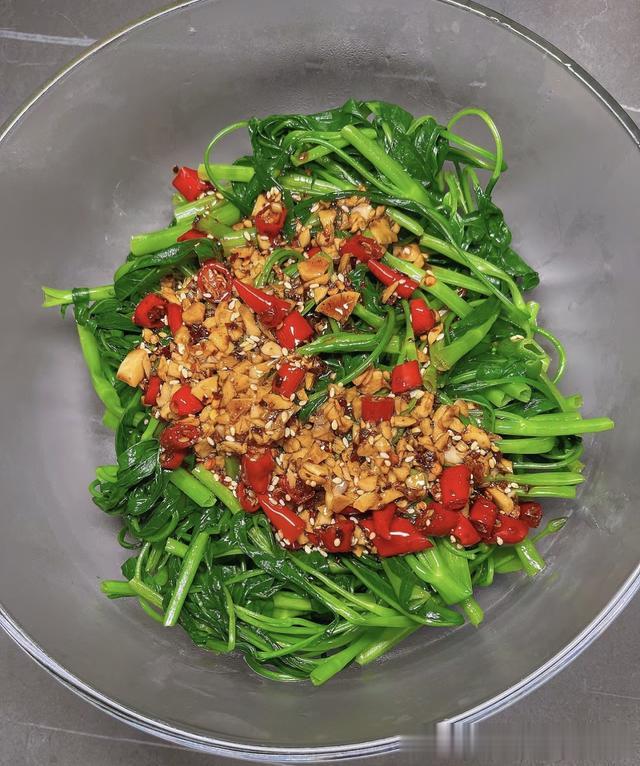 越吃越瘦的一道菜，夏天遇见别手软，随手拌一盘，赶走大肚腩！