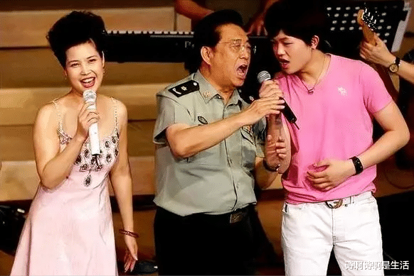 隐退11年,一张照片暴露宋祖英“真实处境”:再不回去我就没家了