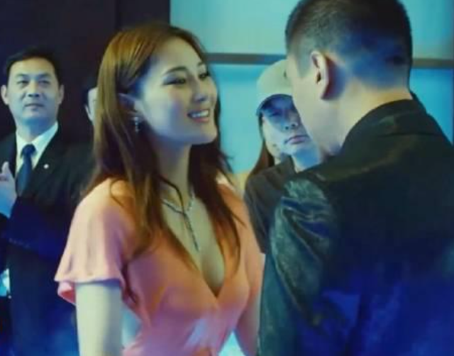 “靠嫁人翻身”的张馨予:她老公何捷,确实很牛!