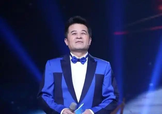 离开央视九年,65岁毕福剑现状曝光,靠着副业养家糊口、衣食无忧