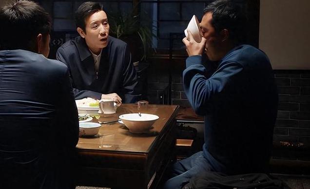 别假吃了，《我是刑警》富大龙吃面戏，让“假吃演员”颜面扫地