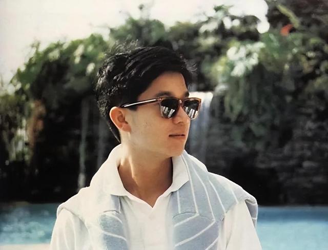 出轨粉丝，抛弃发妻，把上亿财产给了私生子，他的渣你想象不到