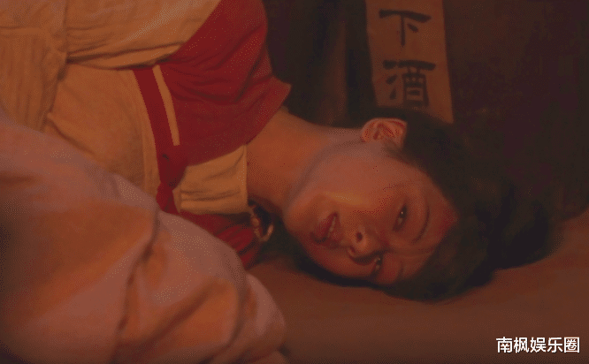 《国色芳华》:出场就把男主看呆,这才是古装“头牌”该有的颜值