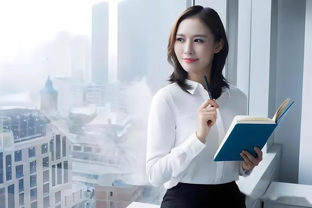 经理降职我送行，五个月后荣耀归来，独得我深情相送终获回报！