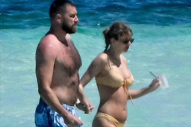 34岁霉霉海岛度假,与男友甜蜜互动,球迷想起抖森