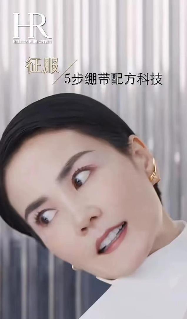 谢霆锋带俩儿子度假，给老妈继父安排烛光晚餐，王菲拍大片独美