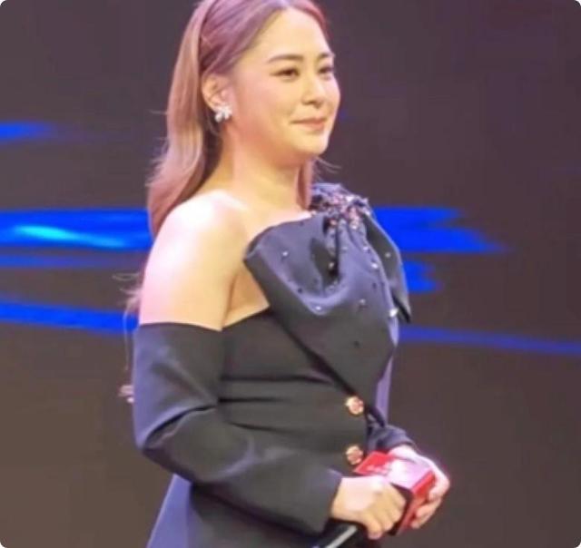 当年追成狗,现在嫌弃丑,岁月这把“杀猪刀”太狠了