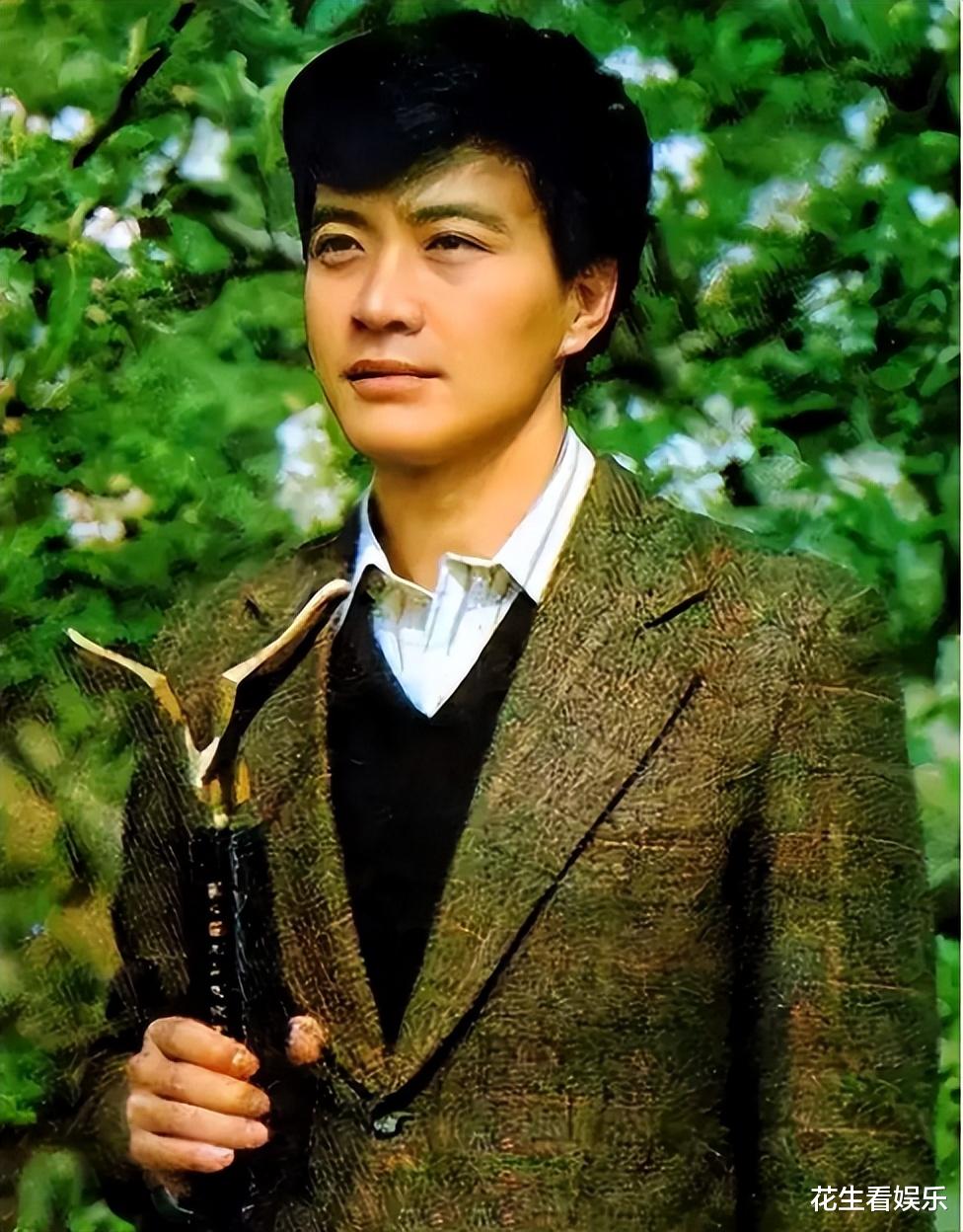 演员周里京，因妻子在家被害时，他未在家中，余生都活在愧疚中