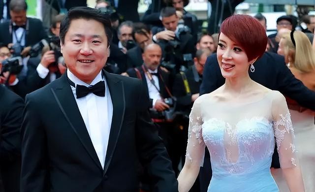 曝于东金巧巧已离婚三年,带人大玩“夫妻房”,袁立江疏影受牵连