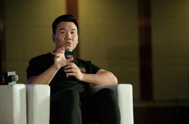 越闹越大，殴打赵露思者被曝光，牵扯李一桐张凌赫，于正愤怒发声