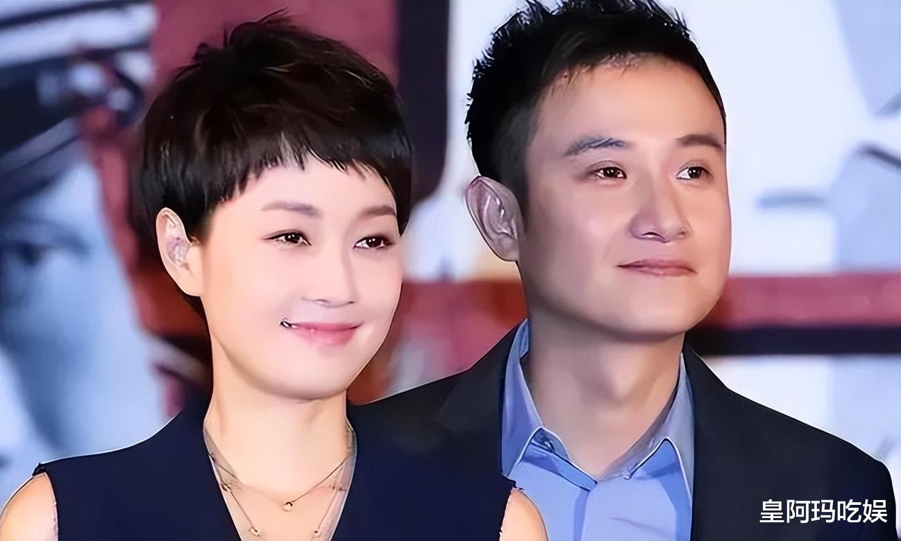 文章马伊琍女儿近照曝光,16岁颜值身高超过妈妈,打扮成熟有气质