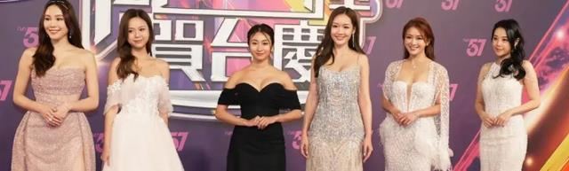 香港这一夜，77岁汪明荃和44岁林峯，让人看到了TVB的尴尬