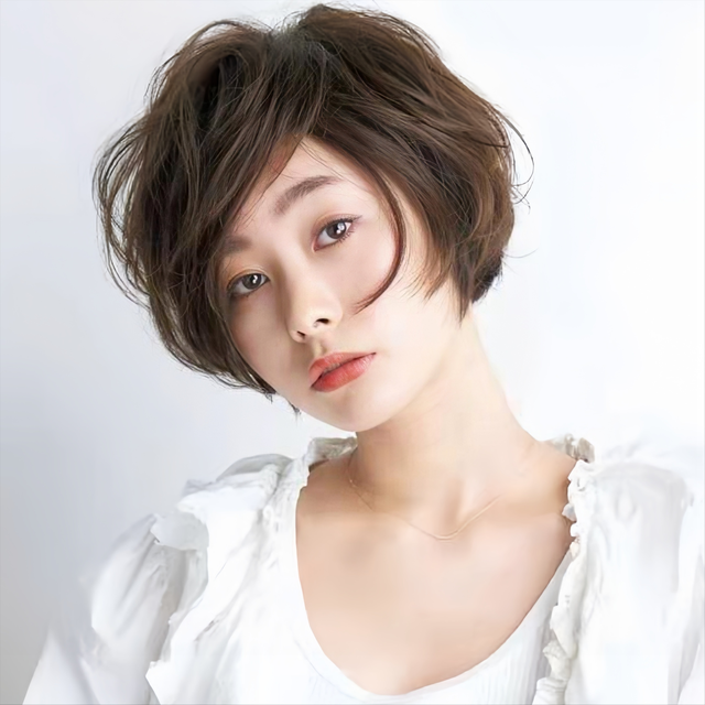 四五十岁的女人别再留长发了，试试这几款短发，时尚干练又显年轻
