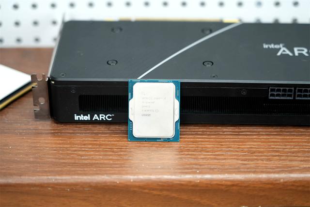 酷睿i5-13490F深度评测：千元内性能王者，小黑盒里的大惊喜！