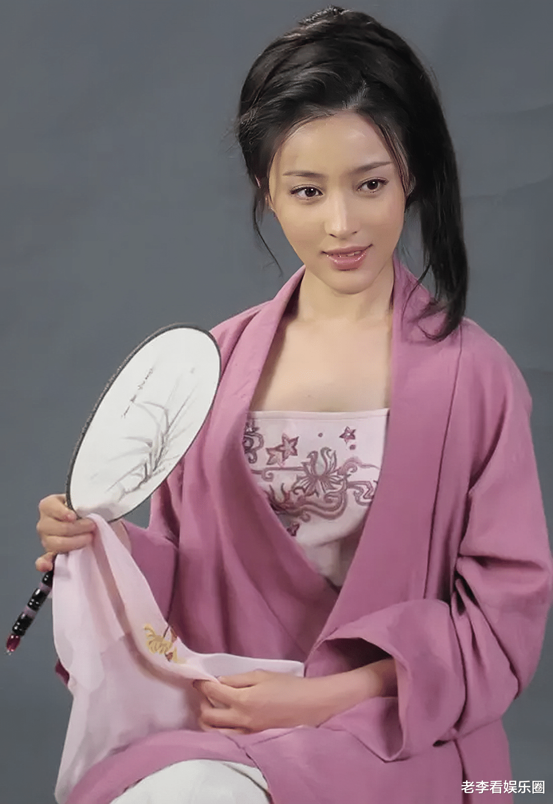 新版《水浒传》失败原因:潘金莲太漂亮,西门庆太能打,强到离谱