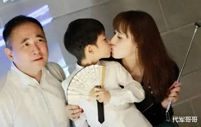 胡静:嫁入马来西亚豪门,丈夫为了不与她分房睡,自己去摘除扁桃体