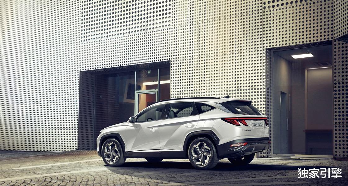 经典合资SUV大对决！2025款现代途胜能否“击败”丰田RAV4荣放？
