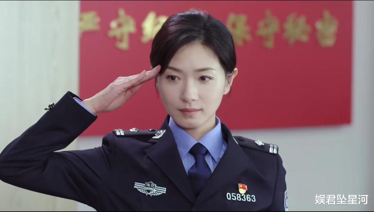 最新剧热度榜,《人民警察》第6,《黑色月光》第4,前3都是古装