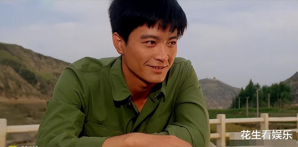 演员周里京，因妻子在家被害时，他未在家中，余生都活在愧疚中