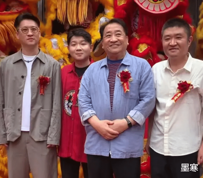 大伙快来说说，这两人是闹矛盾了，还是彻底分手了啊！