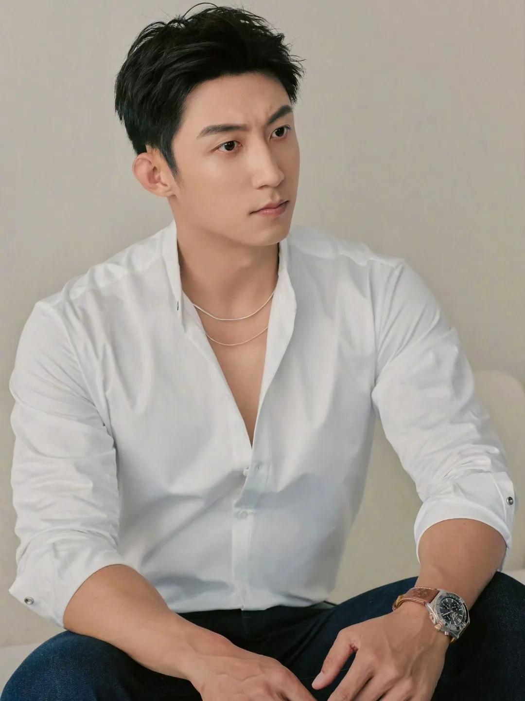 新鲜美男出圈,最帅美男子又洗牌,黄景瑜登顶,许凯第5现肖战第2