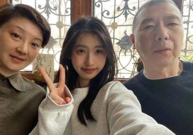 美国豪宅被烧？冯小刚：我有倒霉事一定第一时间通知你们