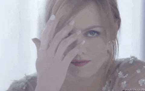 娱乐圈最疯狂的爱情:一代美男遇见绝色,刻在身体上,愿意为她而死