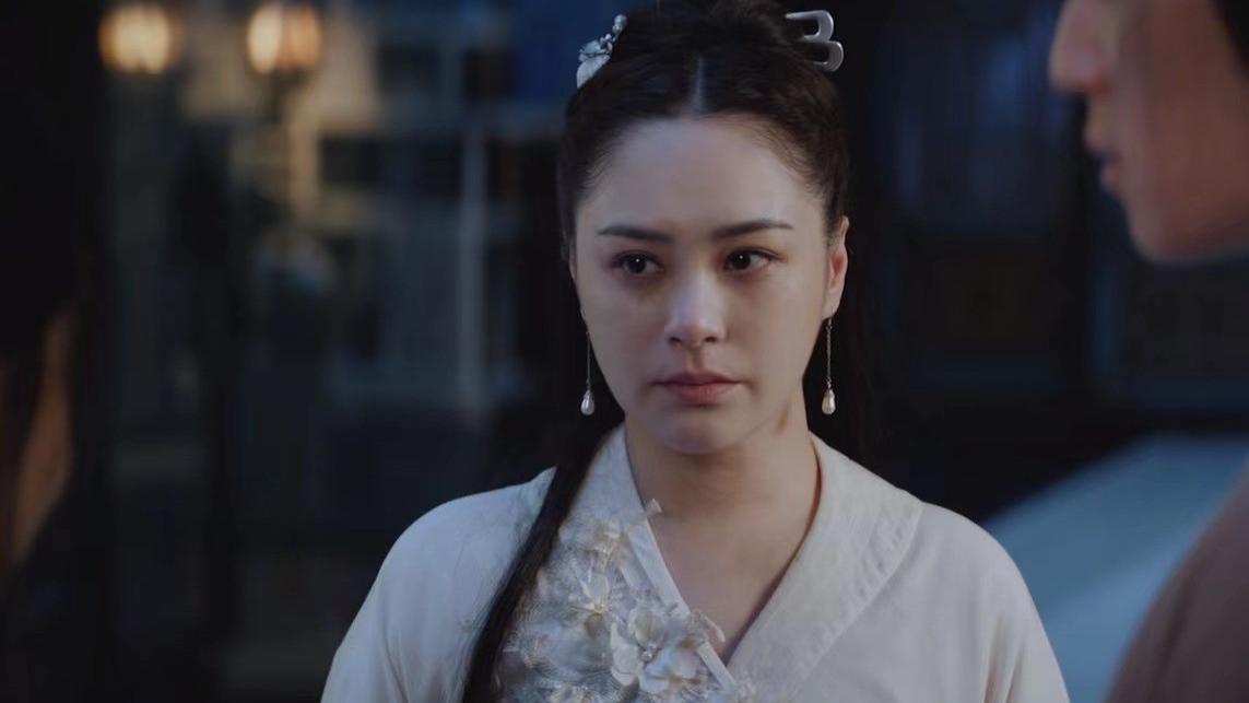 海报是神颜，正片却是五五分、大体格，阿娇的真实颜值藏不住了？