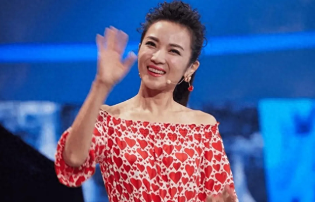 管彤：她曾红过董卿，却因绯闻选择隐退，如今53岁正式复出