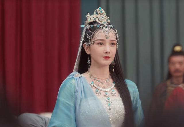 檀健次的《四方馆》告诉我们,当陈小纭太惊艳时,女主打酱油去吧