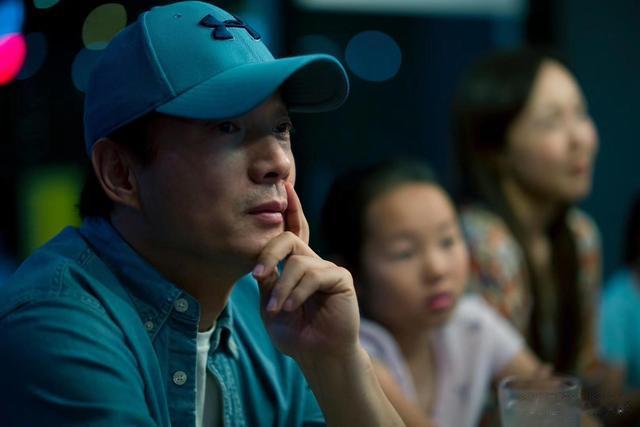 从机修工到平民影帝，和曾黎分手后又娶韩国美女，他有何魅力？