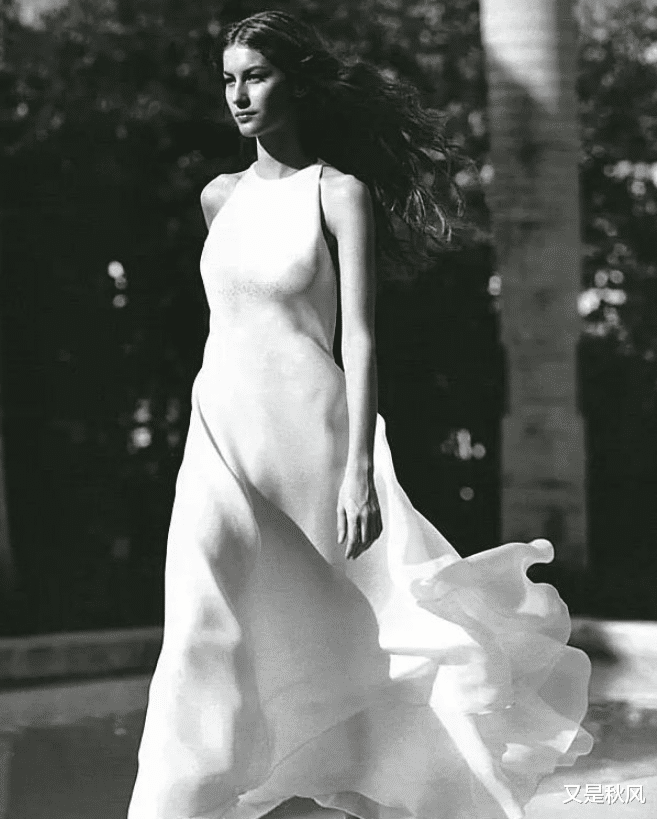 超模吉娘娘:上台走一步45万,年轻时看不上小李子,老了被人嫌弃