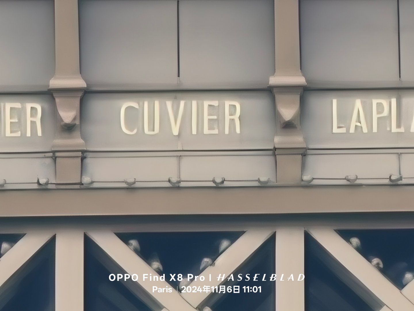 Find X8 Pro实拍埃菲尔铁塔，双潜望长焦有多强？