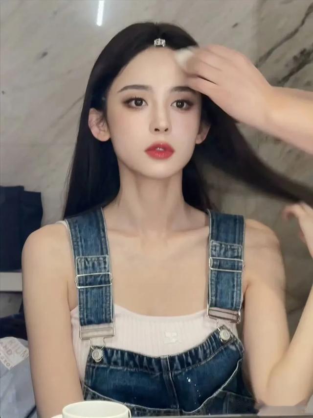 古力娜扎的生图好绝！怼脸拍高清镜头，比精修图还美 浓颜天花板！