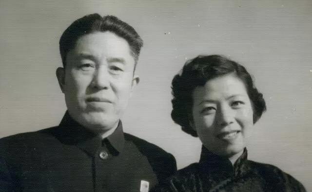 晚年面对前妻求复合,郑洞国说:我一个月的工资还不够她花十天