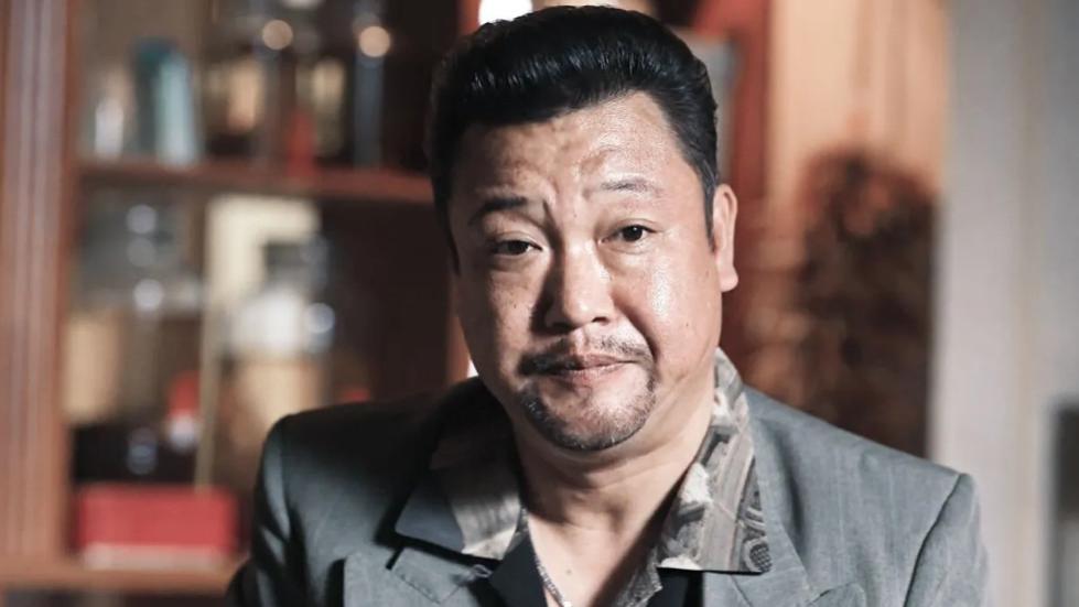 贾冰|贾冰自称80后引发热议，真实年龄成谜，演技精湛获赞