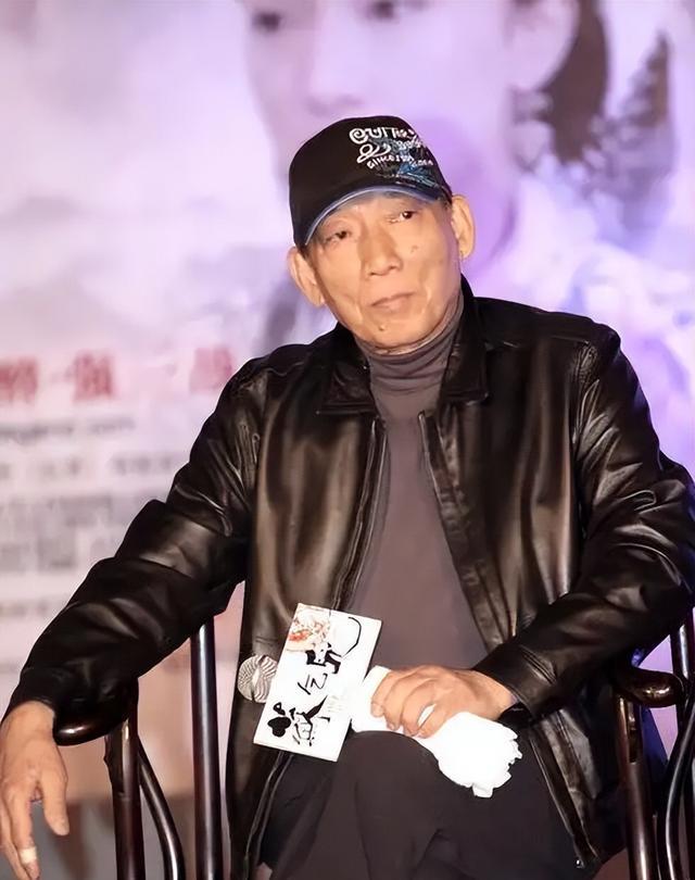 被誉为最牛星一代,五个儿子都是大腕,大儿子火过周星驰、甄子丹